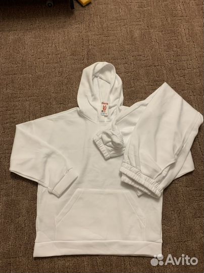 Спортивный костюм женский