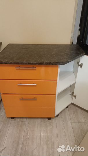 Кухонный шкаф б/у