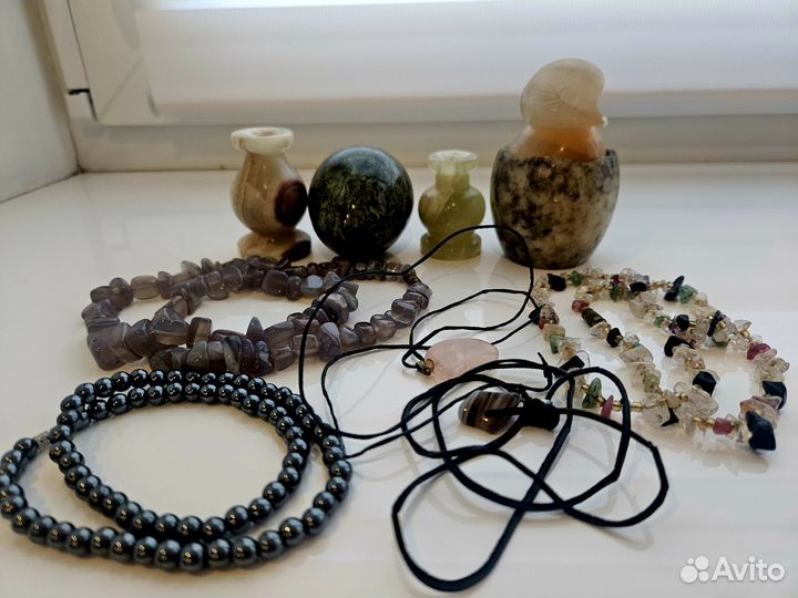 Бусы и другие изделия из натуральных камней