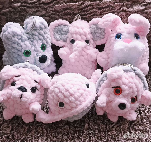 Вязаные игрушки ручной работы. Брелки-сувениры