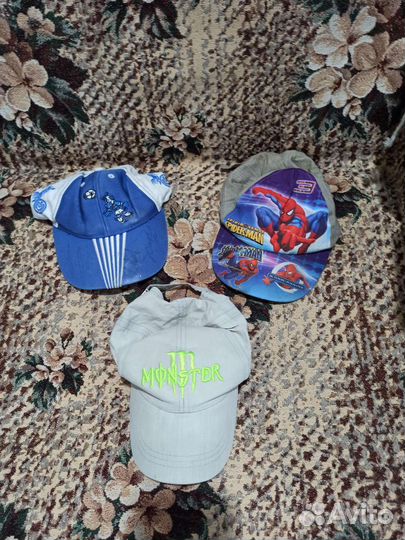 Шапки зима,весна, осень разные на мальчика