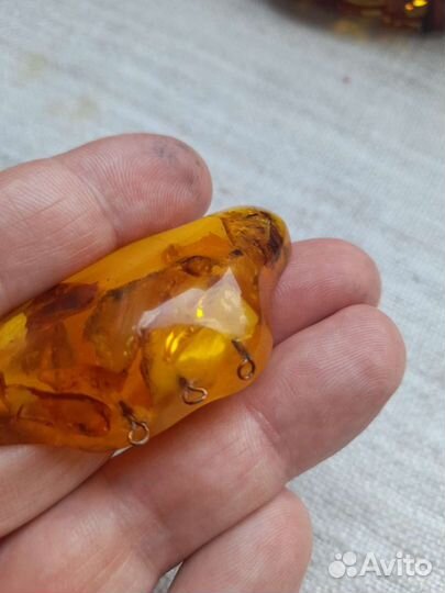 Янтарь брошь