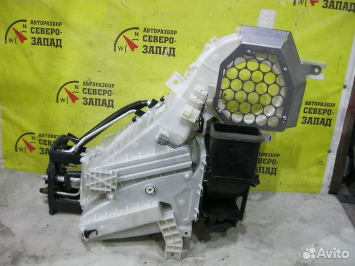 Nissan Patrol Корпус печки 2010