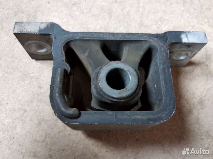 Опора двигателя передняя Хонда к20а4 к20а6