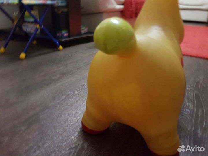 Игрушечная корова