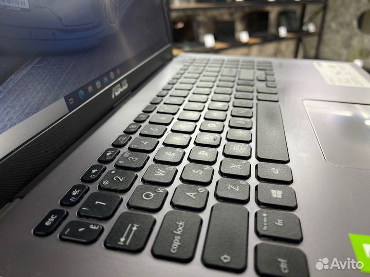 Asus i3-8145U/MX 250 2GB/8GB/1000GB/SSD 128GB