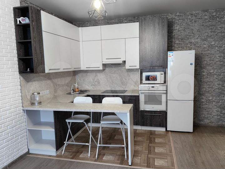 1-к. квартира, 42 м², 1/6 эт.