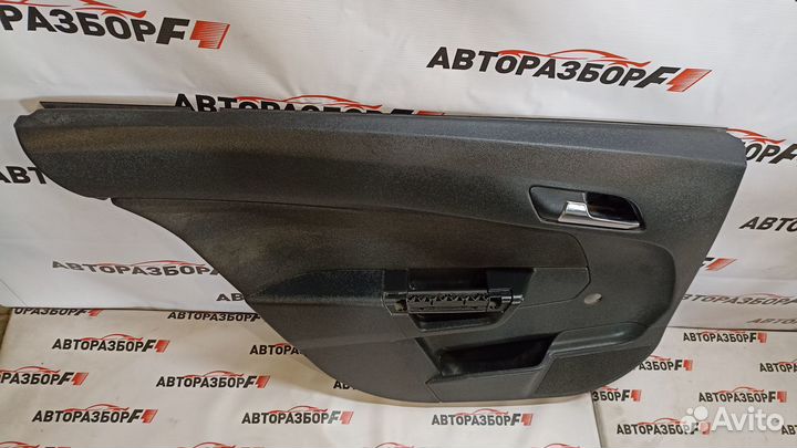 Opel Astra H Обшивка двери задней левой