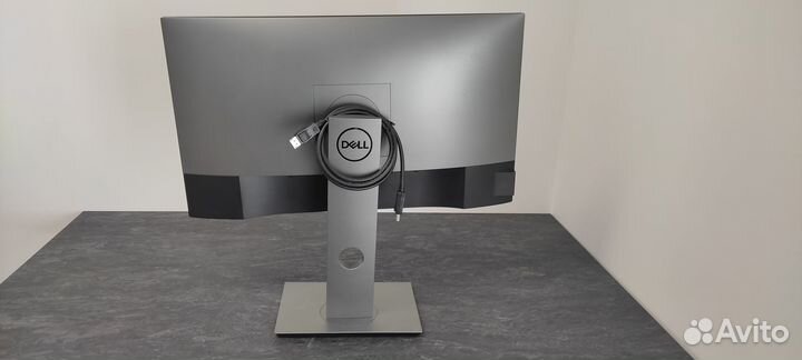 Монитор Dell U2520D