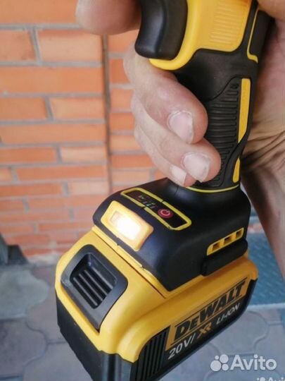 Гайковерт dewalt