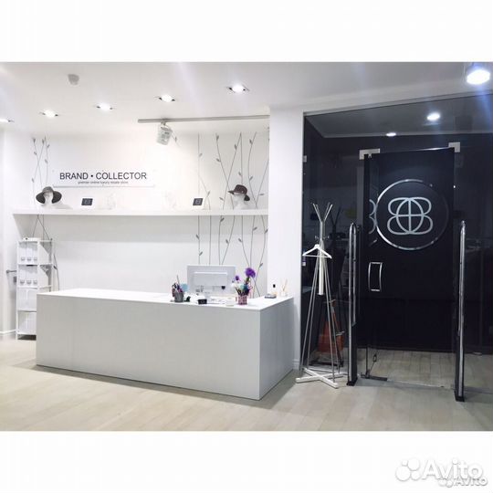 Стойка ресепшн белый