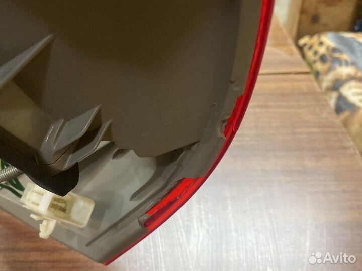 Продам фару заднюю правую toyota premio 07-10