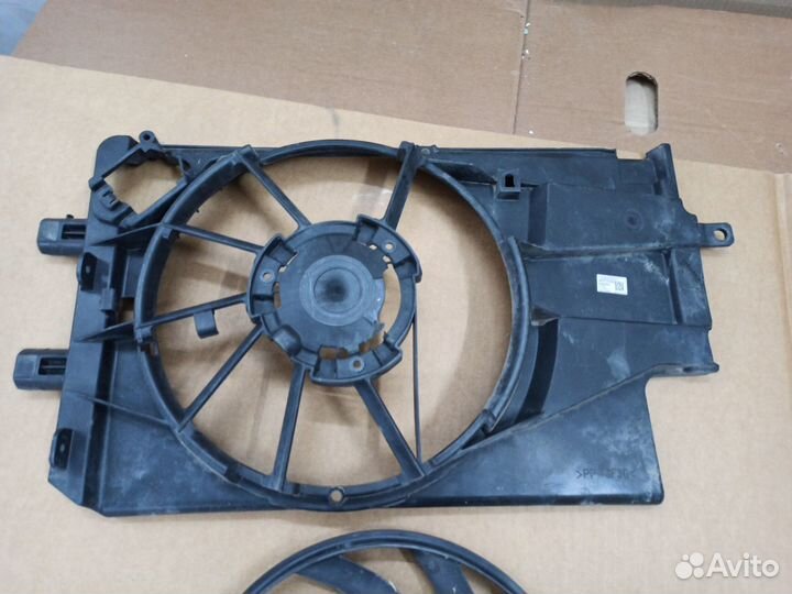 Лада Гранта диффузор охлаждения радиатора