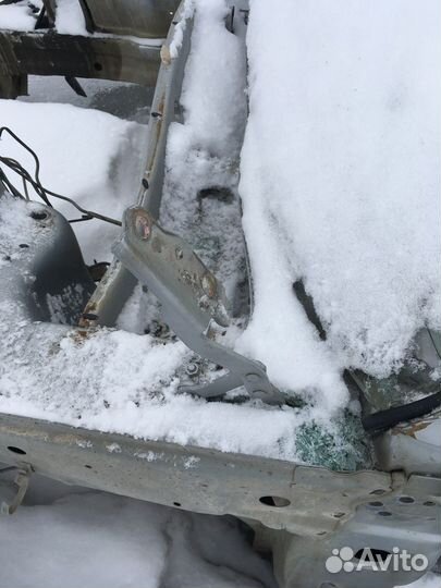 Петля капота (Hyundai Sonata)