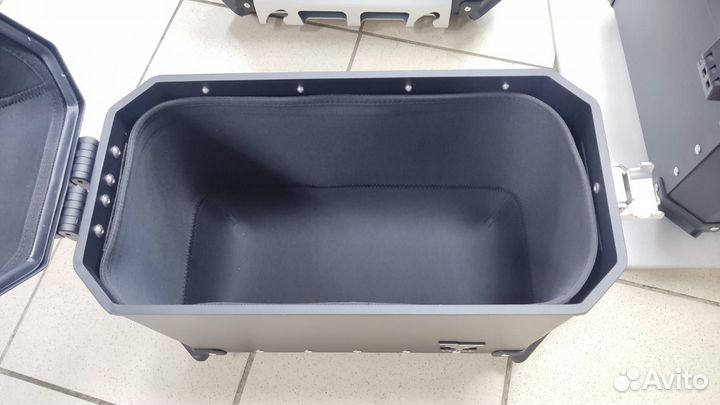 Кофры алюминиевые Voge 300 DS