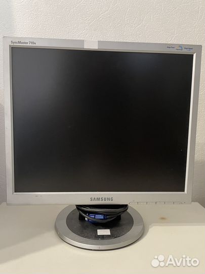 Монитор Samsung 710n