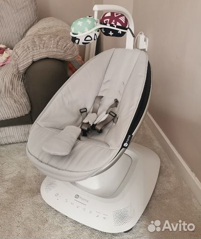 NEW 5.0 Mamaroo 4 moms