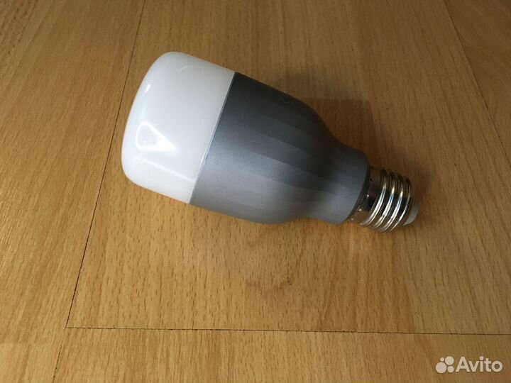 Умная лампочка LED SMART Bulb White and Color Mi