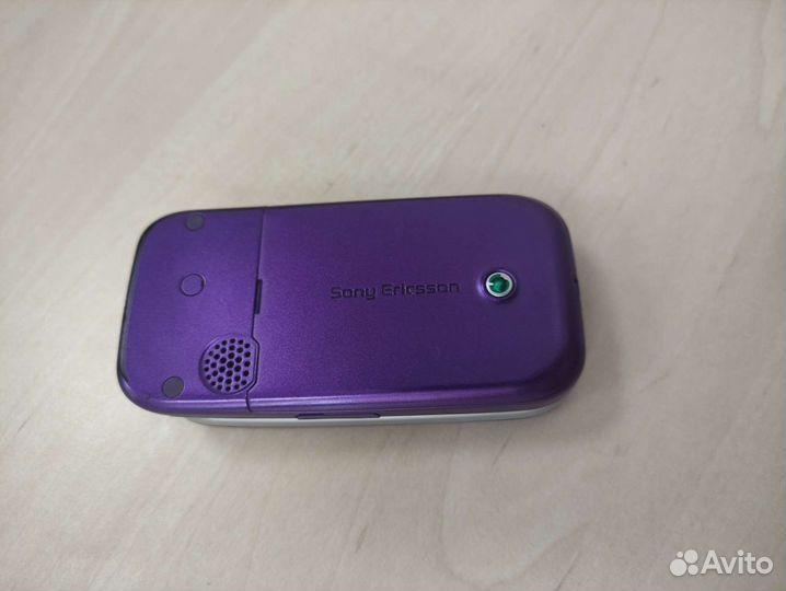 Телефон Sony Ericsson z750i