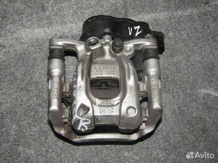 Тормозной суппорт задний правый Мерседес 118