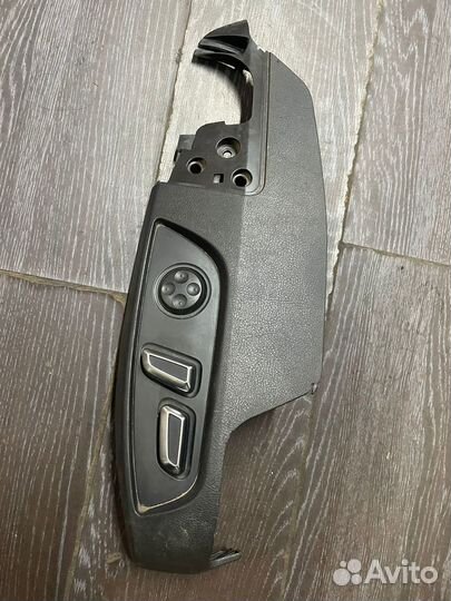 Панель управления пер. левой сидений Audi Q7