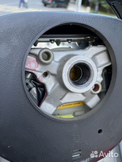 Рулевое колесо в сборе с подушкой и пиропатроном