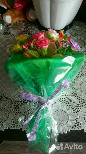 Букет из игрушек пчелка