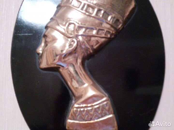 Барельеф Нефертити СССР