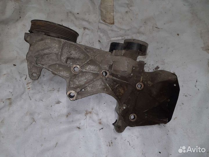 Кронштейн крепления генератора рено клио