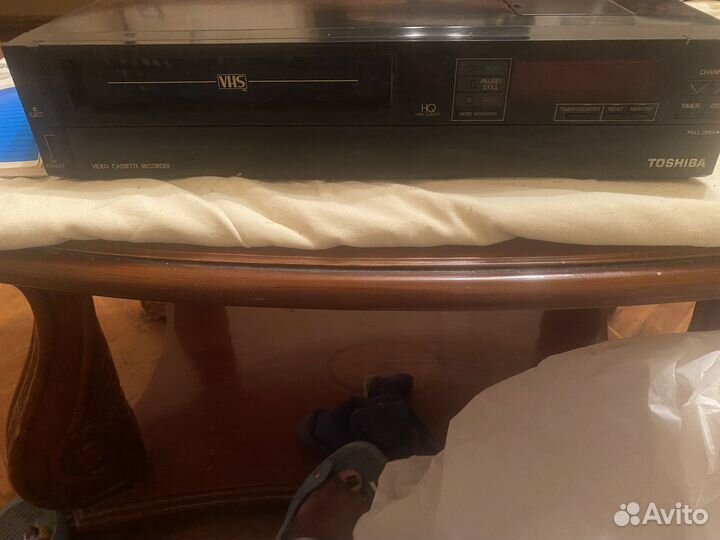 Видеомагнитофон toshiba