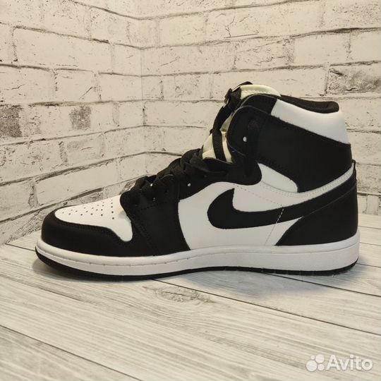 Кроссовки Air Jordan 1 Retro High Black White