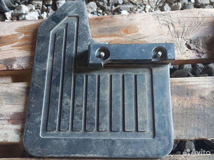 Брызговики Нива 21214 к-т из 4 штук с креплениями