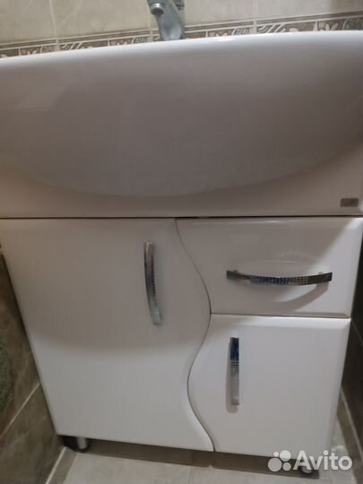 Тумба для ванной бу со смесителем