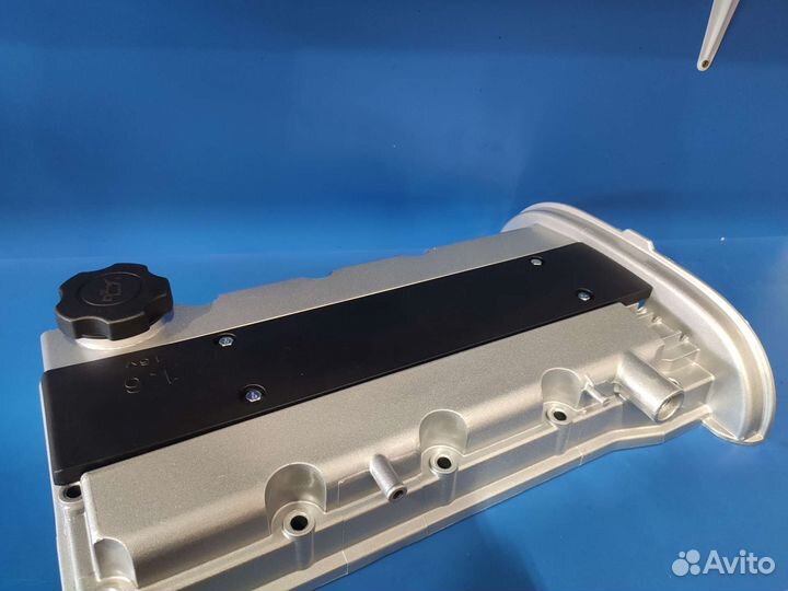 Алюминиевая клапанная крышка Шевроле Лачетти