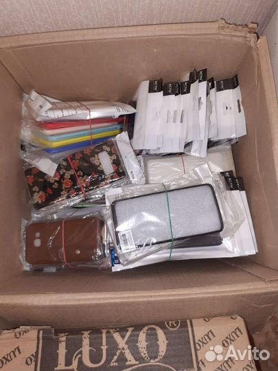 Чехлы на телефон