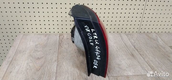 Фонарь задний наружный Volkswagen Golf 5 (2003-200