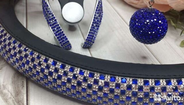 Оплетка на руль со стразами