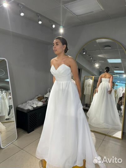 Свадебное платье 46 48 бу