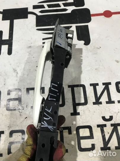 Ручка двери передней наружная правая Nissan Juke I (2010—2014)