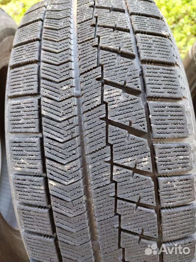 Bridgestone Blizzak VRX 215/60 R16