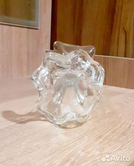 Винтажная ваза для одного цветка