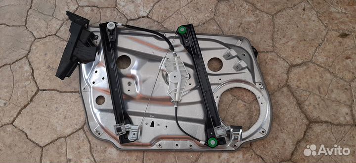 Стеклоподъемник Mercedes C-class W204