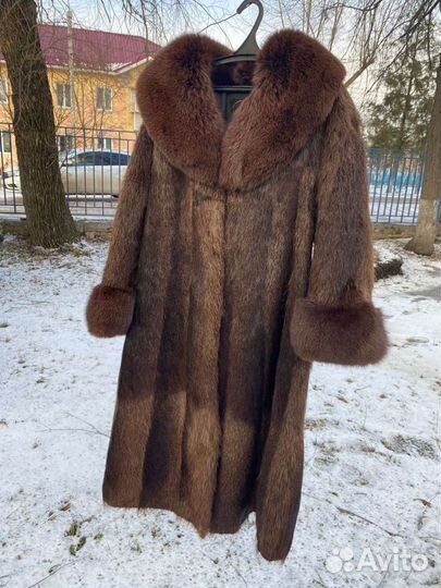 Шуба нутрия,воротник и рукава писец