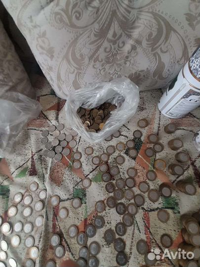 Юбилейные монеты