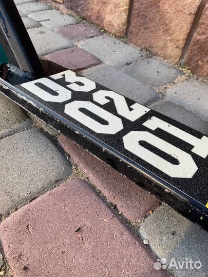 Трюковой самокат invert