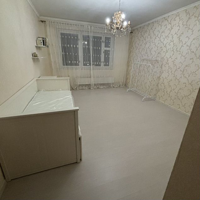 Комната 25 м² в 3-к., 13/16 эт.
