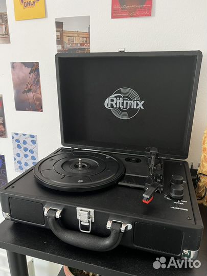 Виниловый проигрыватель