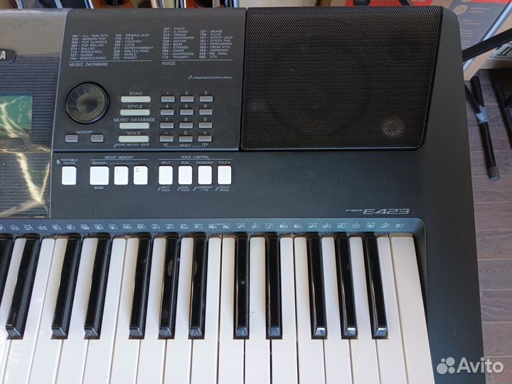 Yamaha PSR-E423 синтезатор (обмен возможен)