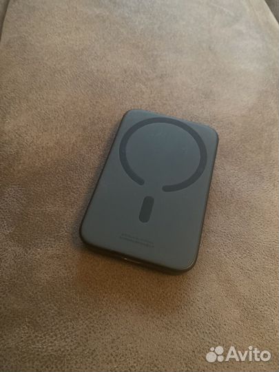 Внешний аккумулятор с беспроводной зарядкой