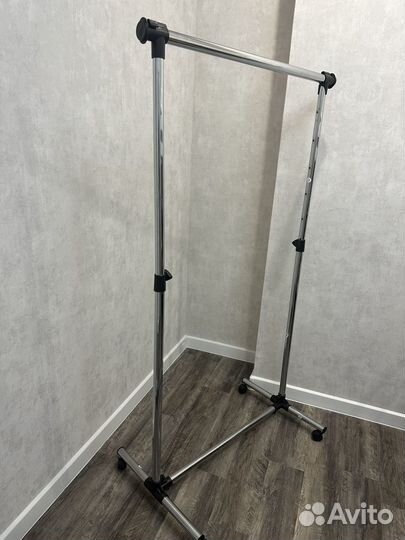 Стойка для одежды напольная